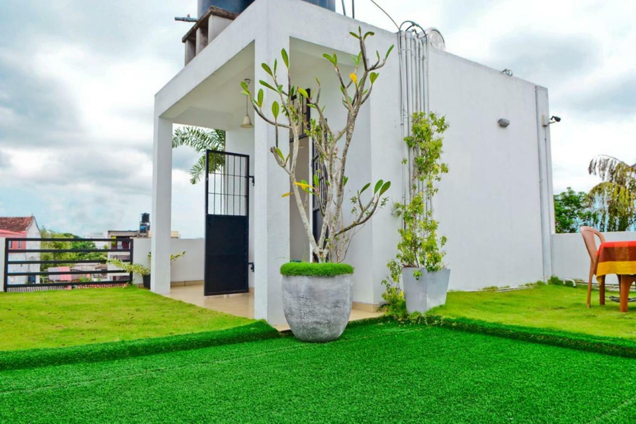 Furnished Apartment At Colombo Suburbs Nawala Раджагирия Экстерьер фото